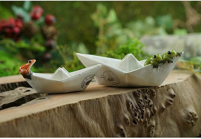 Top Collection Miniature Fairy Garden and Terrarium Sealed with Love Frogs on Paper Boat Statue