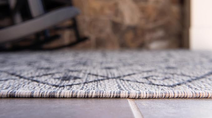 Unique Loom Outdoor Trellis Collection Area Rug - Tribal Trellis (7' 10" Round, Gray/ Black)