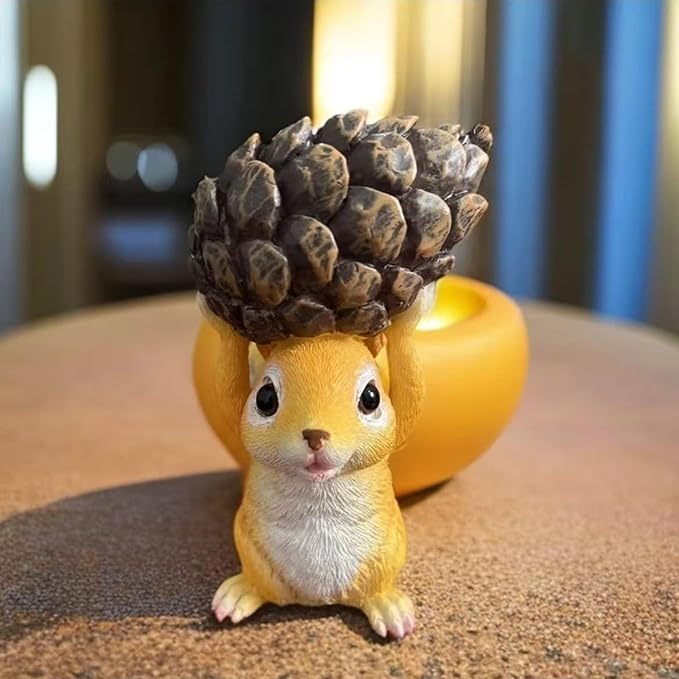 Resin Squirrel Statue for Garden Decor, Squirrel Figurine Holding Pinecone Ornaments for Garden Yard Table Desktop Indoor Outdoor Decor