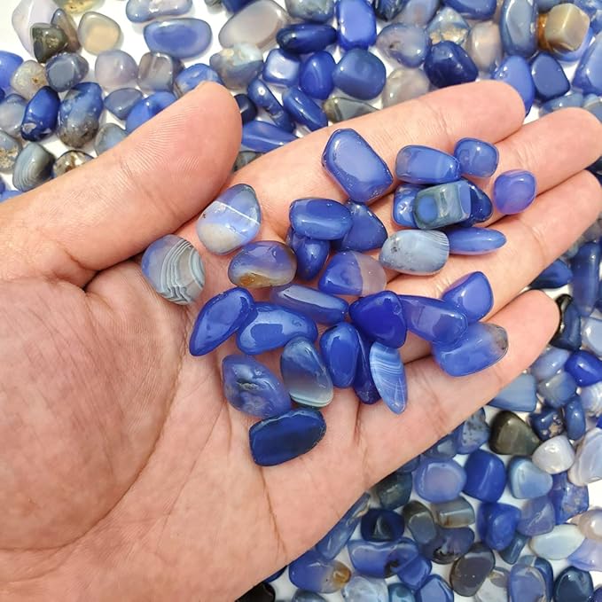 WAYBER Natural Blue Agate Pebbles, 1 Lb/460g Decorative Rocks Non-Toxic Crystal Stone Irregular Quartz Gemstone Crushed Pieces Tumbled Stone Chips for Jewelry Making/Home Decoration