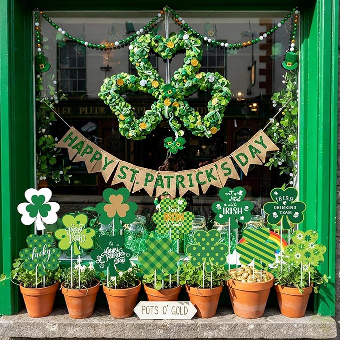 12 Pcs St. Patrick's Day Yard Stakes Green Shamrock Yard Signs St. Patrick's Outdoor Decoration for Irish Festive Outdoor Planter Front Door Lawn Patio Garden