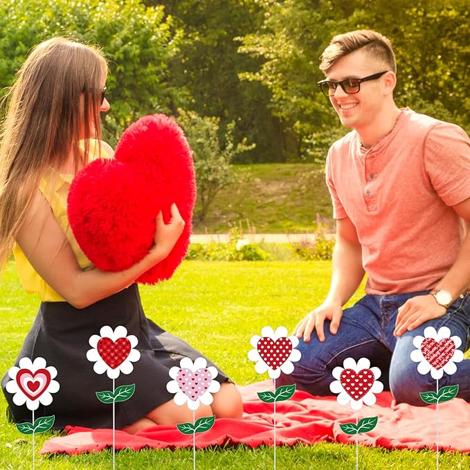BreezeHug 6 Pcs Valentine's Day Heart Shaped Flower Planter Stakes Outdoor Garden Stakes Sign Valentine Flower Stick Pink Red Decorative for Yard Patio Lawn Decor(Mixed Colors)