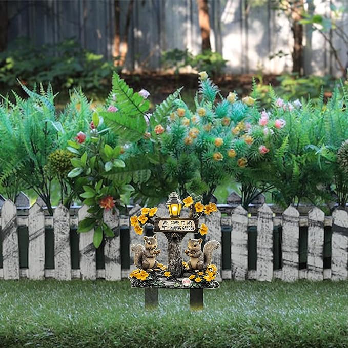 Cute Squirrels Garden Stake Decor, 2D Flat Stained Acrylic Animal Sign, Small Animal Ornament Indoor Outdoor Yard Lawn Pot Plant Decorative Accessories