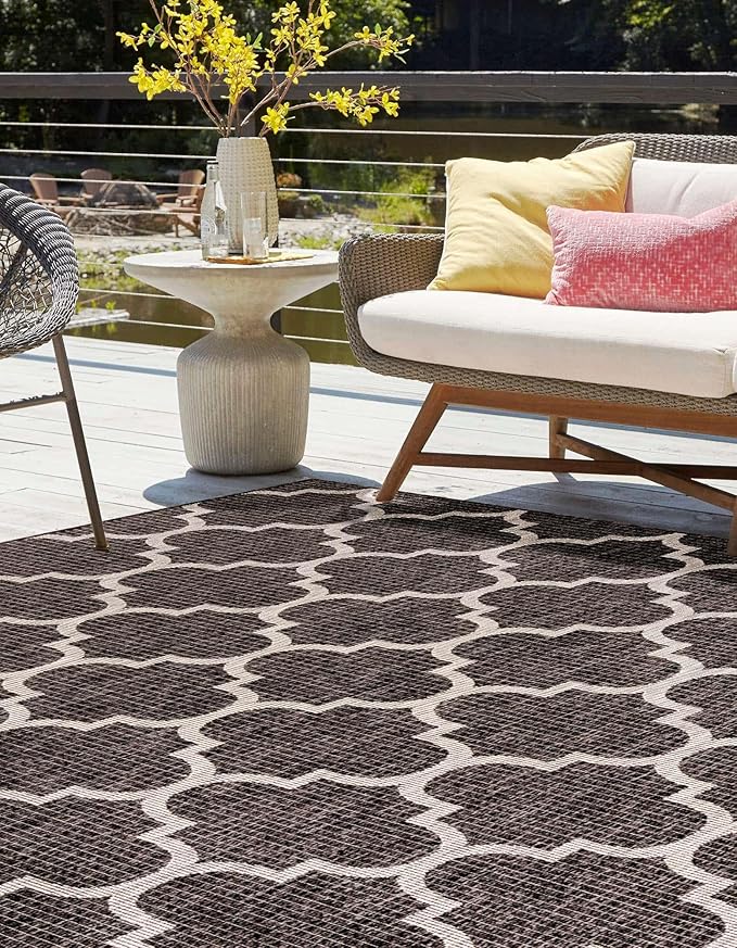 Unique Loom Outdoor Trellis Collection Area Rug (6' 1" Square Black/Ivory)