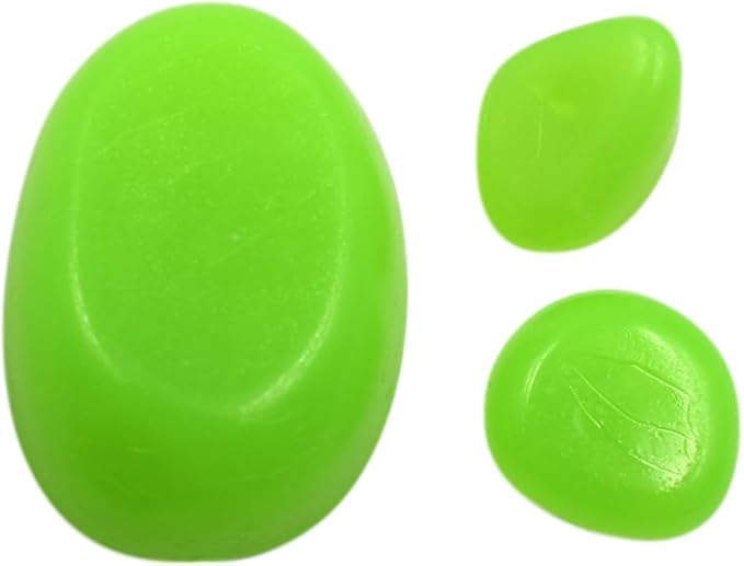 QTTLLI 20Pcs 4.5CM Large Glow Pebbles Glow in The Dark Decorative Stones Rocks for Garden Path Walkway Yard Fish Tank, Grass Green