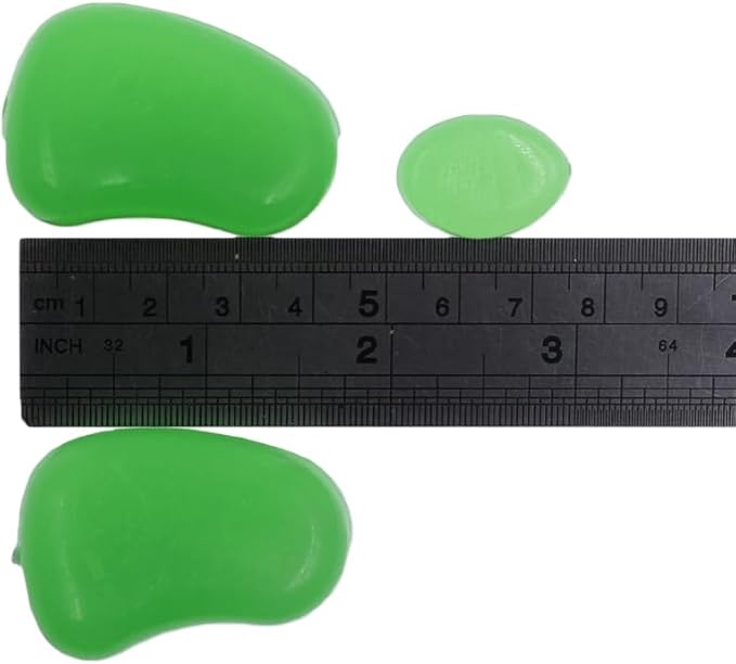 QTTLLI 20Pcs 4.5CM Large Glow Pebbles Glow in The Dark Decorative Stones Rocks for Garden Path Walkway Yard Fish Tank, Green