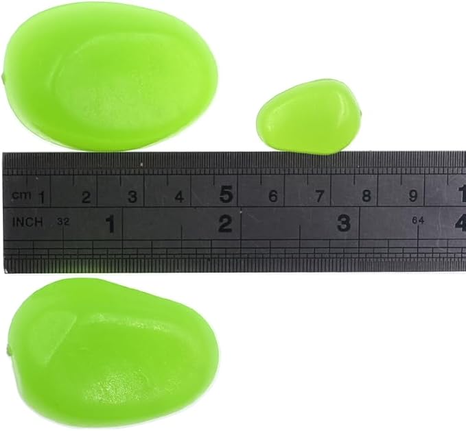 QTTLLI 20Pcs 4.5CM Large Glow Pebbles Glow in The Dark Decorative Stones Rocks for Garden Path Walkway Yard Fish Tank, Grass Green