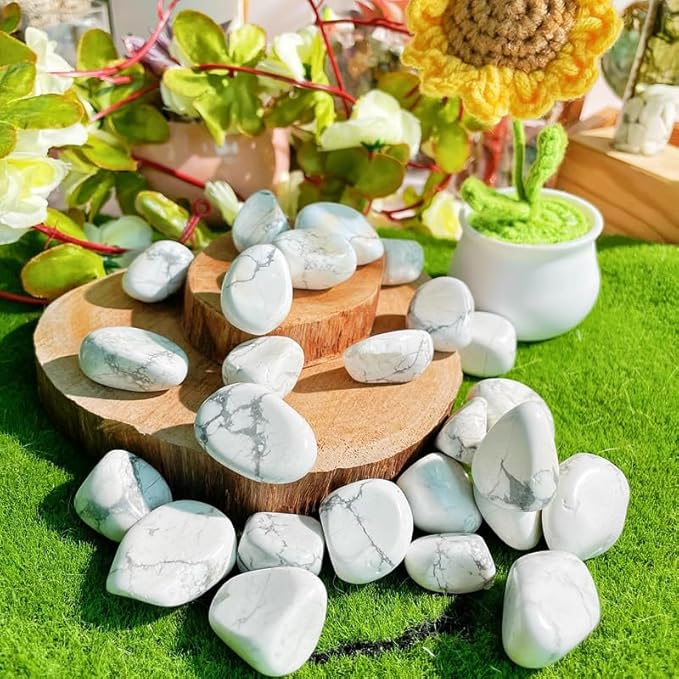 DUQGUHO White Turquoise Crystals Bulk Natural Irregular Polished Stones Tumbled Crystals Gemstone Rocks for Beginners Gift 200g