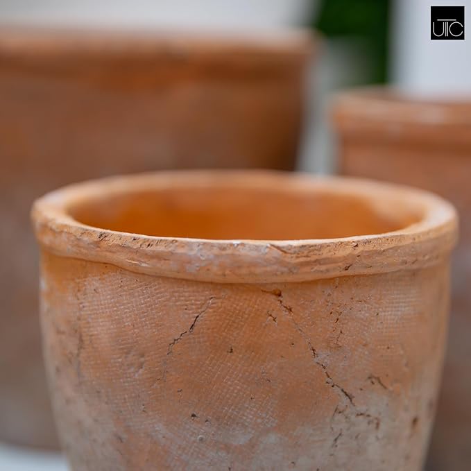 Urban Trends Ceramic Short Wide Round Flower Pot Set of Three Washed Finish Vermilion..7.75"x7.75"x7.00"H; 6.50"x6.50"x6.00"H; 5.50"x5.50"x5.00"H