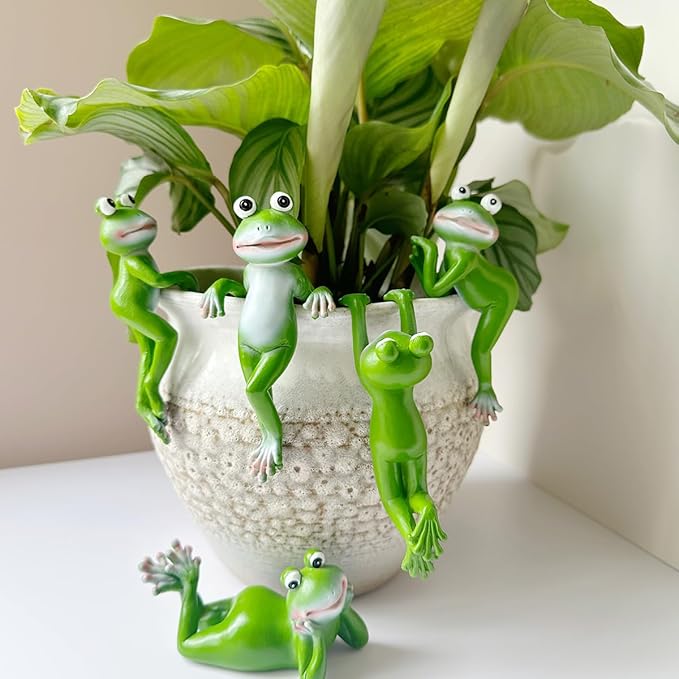 Cute Climbing Frog Figurines Flower Pot Hugger Resin Hanging Frog Sculpture Outdoor Statue Plant Pot Decorations for Home Garden Fence Balcony Patio Lawn Yard Ornaments (Left)