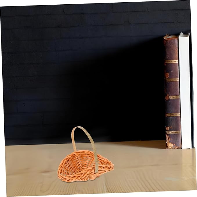 IMIKEYA 4pcs Mini Woven Picnic Baskets for Snack Candy Holder Garden Decor Handwoven Flower Baskets for Dollhouse Accessories