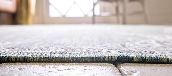 Unique Loom Outdoor Traditional Collection Area Rug - Antique (7' 1" x 10' Rectangle, Green/ Gray)