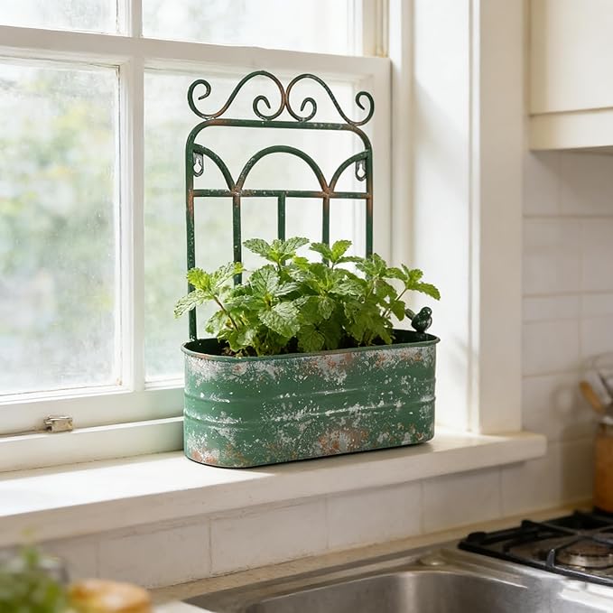 Vintage Rustic Wall Planter Distressed Green Decor Metal Hanging Plant Basket Shabby Iron Wall Mounted Flower Holder Pot Stand for Indoor Outdoor Home Balcony Patio Farmhouse Garden Decorative