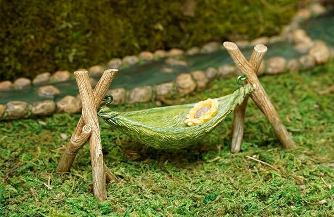 Marshall Home and Garden Delicate Daisy Hammock Forest Green 8 Inch Resin Stone Outdoor Statue