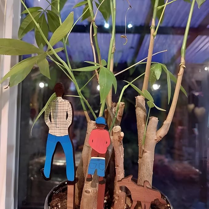 Plant Decorations for Pots, Set of 3 Funny Wood Figurines Garden Decor, Outdoor Statue Planter Hugger for Flower, Yard, Lawn Ornament, Balcony Decor (S)