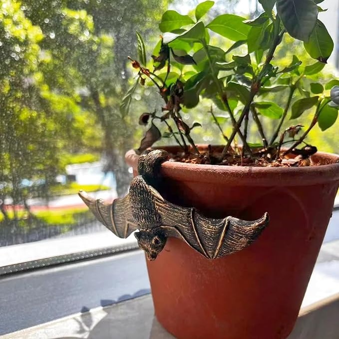 Resin Bat Statue, Bat Flower Pot Decoration, Flower Pot Plant Decoration, Fairy Garden Accessories, for Family or Friends, It Can Make Your Flowerpot More Vibrant