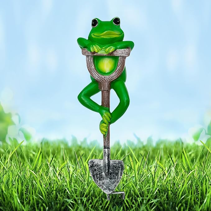 Frog Garden Statue Resin Frog Planter Figurine Holding Shovel Outdoor Fairy Garden Patio Yard Lawn Decoration Whimsical Plant Pots Stake Decor Sculpture Miniature Animal Ornament Housewarming Gift