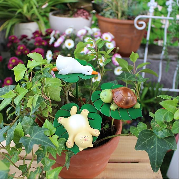 Planter Decorations,Kitten, Duck and Turtle Lying on Leaves Garden Stakes for Flower Pot Indoor and Outdoor Cute Animal Fridge Magnets Decor