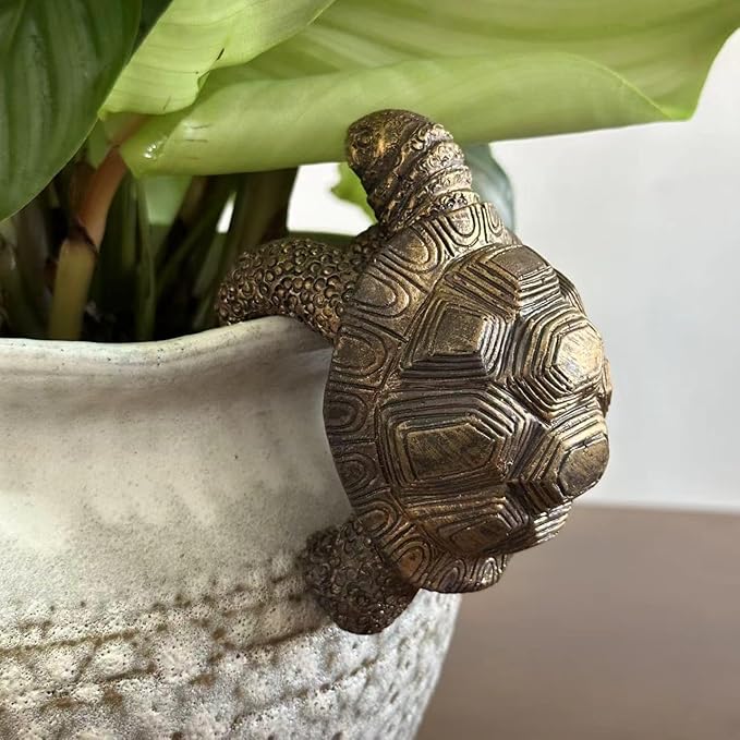 Vintage Bronze Climbing Tortoise Statue Flower Pot and Vase Hugger Figurines Terrarium Planter Edge Decor Resin Art Patio Lawn Yard Ornaments Outdoor Fence Decorations