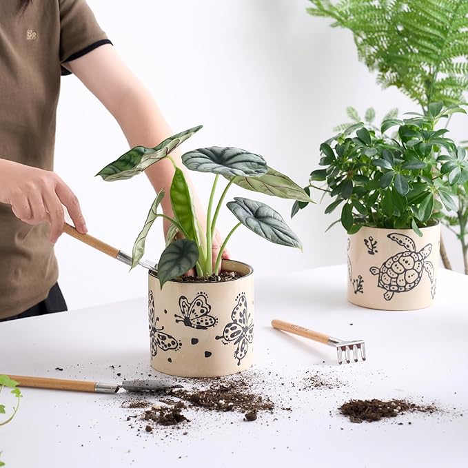 5 Inch Ceramic Plant Pots with Drainage Holes, Small Round Flower Pots for Indoor Plant, Unique Animal Flower Planters (Cat)