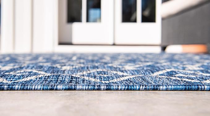 Unique Loom Outdoor Trellis Collection Area Rug - Tribal Trellis (3' 1" Round, Blue/ Ivory)