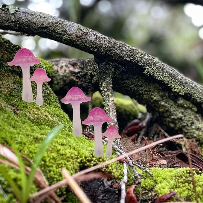 Mini Mushroom Figurines, Tiny Mushrooms Miniature Mushrooms Fairy Garden Accessories Terrarium Decor Micro Resin Mushroom Fairy Garden Decor Mushrooms with Stakes Translucent Pink 5PCs