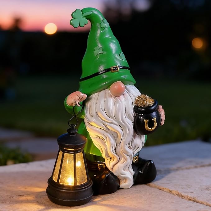 St. Patrick's Day Gnome for Outdoor Decor, Resin Garden Gnome Holding Lantern with Solar Lights, 4.7 * 3 * 6.7inch Solar Garden Statues for Outside, Leprechaun Figurine for Patio, Yard, Lawn