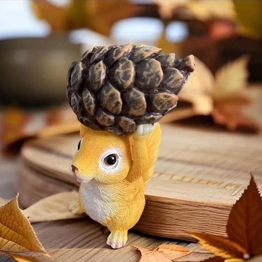 Resin Squirrel Statue for Garden Decor, Squirrel Figurine Holding Pinecone Ornaments for Garden Yard Table Desktop Indoor Outdoor Decor