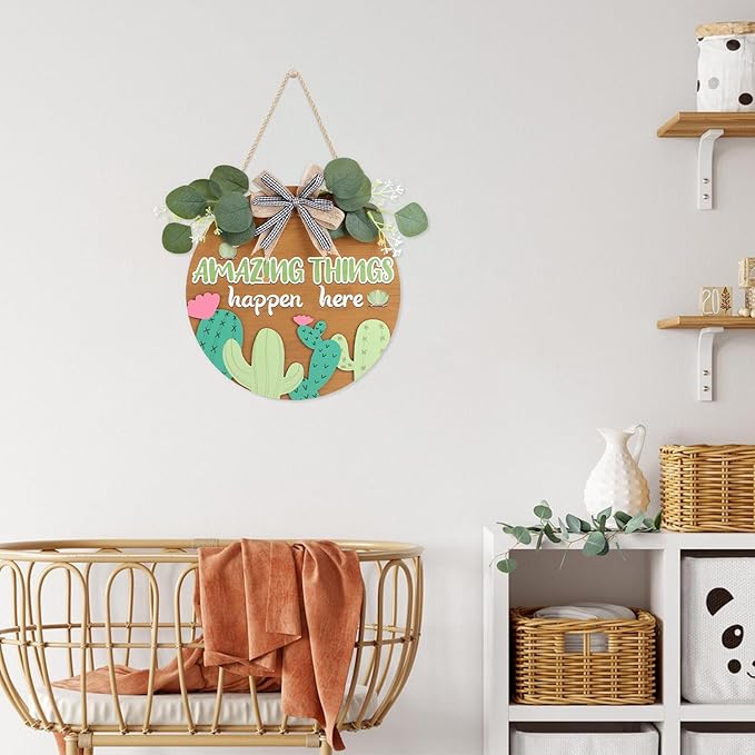 HLNIUC Amazing Things Happen Here Wooden Sign(11”x11”) 3D Round Desert Cactus Door Hanger,Inspirational Classroom Teacher Wreath Hanging Plaque,Cute Cactus Front Door Wood Signs for Preschool Daycare