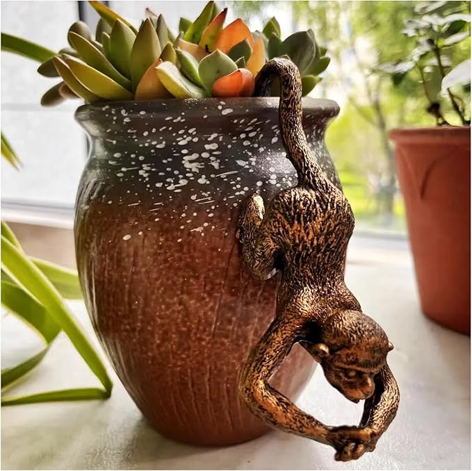 Vintage Bronze Animal Embracing Flower Statue - Garden Resin Climbing Animal Statue, Fairy Tale Garden Terrace, Outdoor Fence and Courtyard Decoration (Monkey)