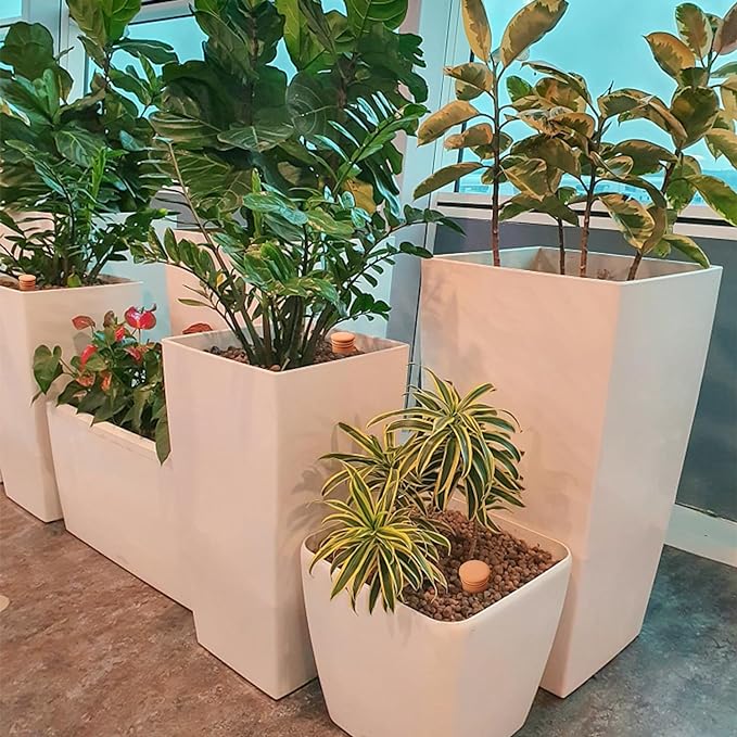 4pcs Ollas 3.1inch Plant Watering Globes Clay Watering Pot with lid Terra Cotta Clay Irrigation Globes Terracotta Watering Simple Irrigation Peripheral Water System Self Watering System