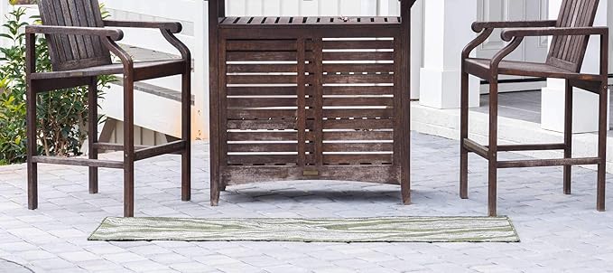 Unique Loom Outdoor Botanical Collection Area Rug - Leaf (2' x 6' 1" Runner, Green/ Ivory)