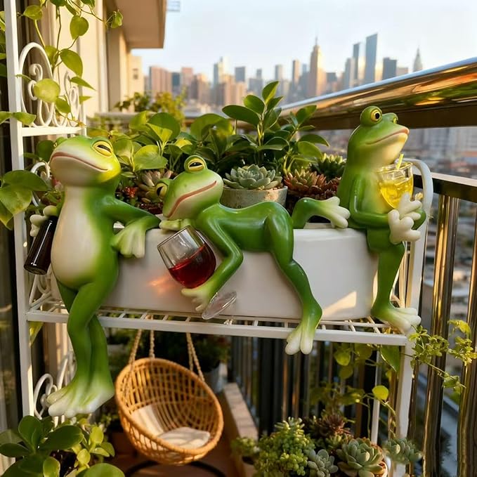 Miniature Frog Garden Statue Planter Decoration for Pots, Small Frog Figurines Decor Fairy Gardens Accessories for Yard Lawn Outside