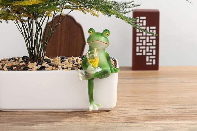 YATOJUZI Frog Decor Miniature Figurines Plant Decorations for Pots Funny Tipsy Frog Garden Decor Gifts for Women Outdoor Statues Planter Hugger for Yard Lawn Ornament(Sitting One)