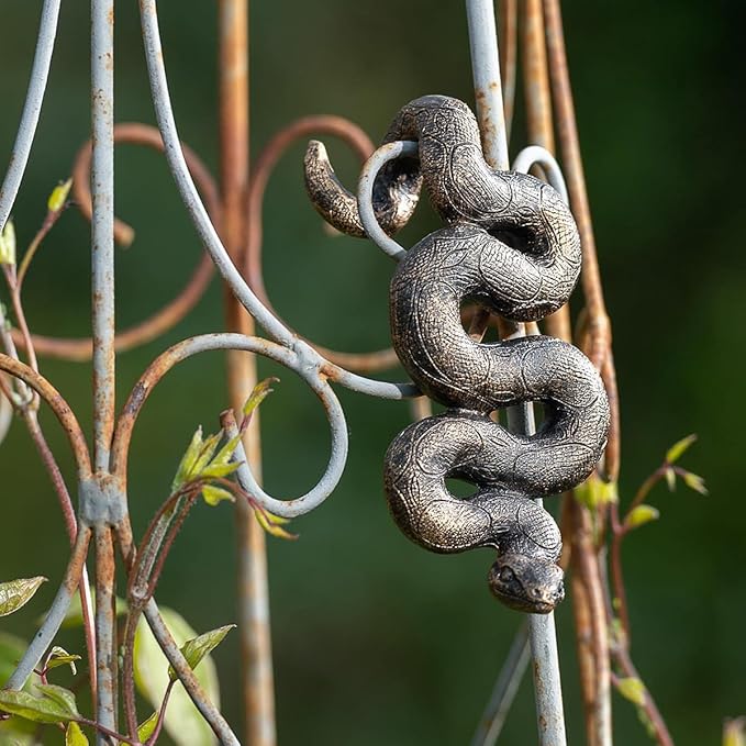 Snake Statue Plant Hugger Decorations for Pot, Realistic Snake Figurine Ornament Outdoor Gifts for Yard & Garden, Creative Gift for Plant Lovers, 4.13inch