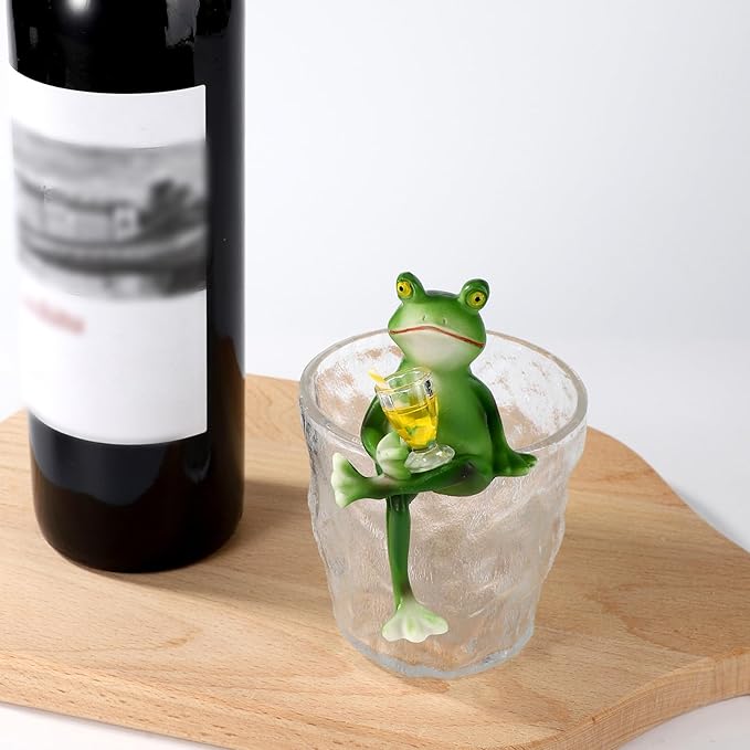 Funny Drinking Frog Planter Decor, Miniature Resin Climbing Frog Figurines Flower Hugger Outdoor Statue Cute Animal Figure Pot Ornament Gifts for Yard Lawn Garden Balcony Patio Fish Tank Decoration