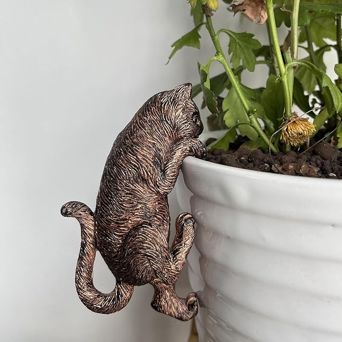 Vintage Bronze Climbing Cat Statue Flower Pot and Vase Hugger Figurines Terrarium Planter Edge Decor Resin Art Patio Lawn Yard Ornaments Outdoor Fence Decorations