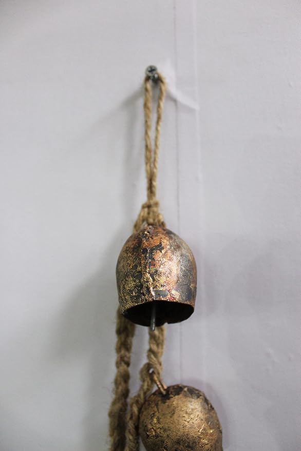 Mango Gifts Rustic Iron 4 Vintage Shabby Chic Metal Barn Bells Decorative Windchime with Rope Relaxing Tranquil Wind Chimes, Country Style, Bohemian Theme Decor 45 cm Height