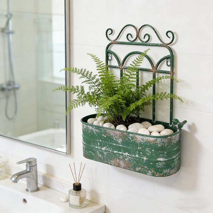 Vintage Rustic Wall Planter Distressed Green Decor Metal Hanging Plant Basket Shabby Iron Wall Mounted Flower Holder Pot Stand for Indoor Outdoor Home Balcony Patio Farmhouse Garden Decorative