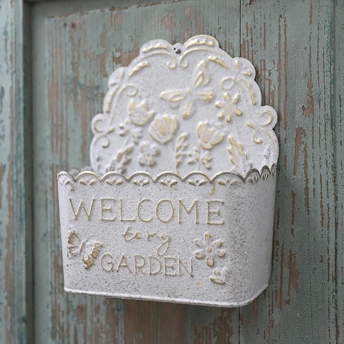 Decorative Hanging Wall Basket Shabby Chic Wall Planter for Indoor Planters Decor White Wall Planter Holder Metal Hanging Planter Wall Mounted Planter for Farmhouse Garden Wall Decor