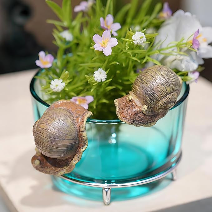 Resin Snail Plant Decorations Pots – Snail Flower Pot Huggers Climbing Statue for Flower Pots Indoor Plant Decorations Vase Miniature Fairy Garden Climbing Statue 5.9 * 3.3 * 4.3 inch