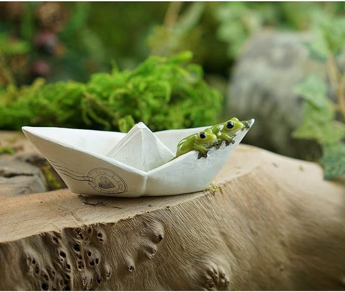 Top Collection Miniature Fairy Garden and Terrarium Sealed with Love Frogs on Paper Boat Statue
