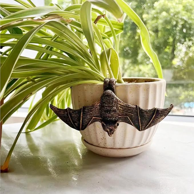 Resin Bat Statue, Bat Flower Pot Decoration, Flower Pot Plant Decoration, Fairy Garden Accessories, for Family or Friends, It Can Make Your Flowerpot More Vibrant
