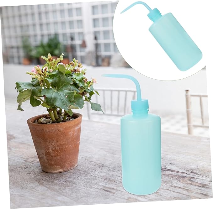 BESPORTBLE 2pcs Portable Squeeze Watering Bottles Nozzle Garden Accessory for Indoor and Outdoor Plant Care Multi-Functional Cleaning and Watering