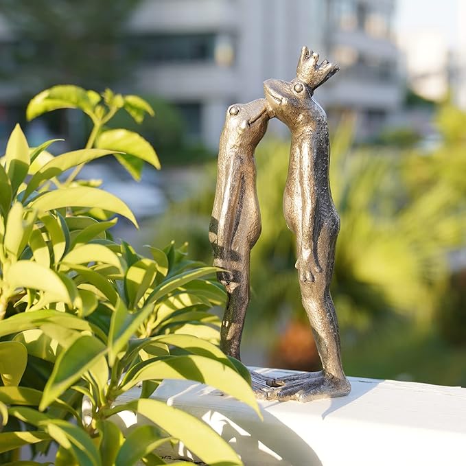 Frog Decor Garden Statue Decor Outside - Artgenius Couple Kiss Plog Statue Outside Frog Figurines for Yard Patio Lawn Decorations Couple Frogs Front Yard Decorations Outdoor 3.6"2.1"8.7" LC Lcdecohome