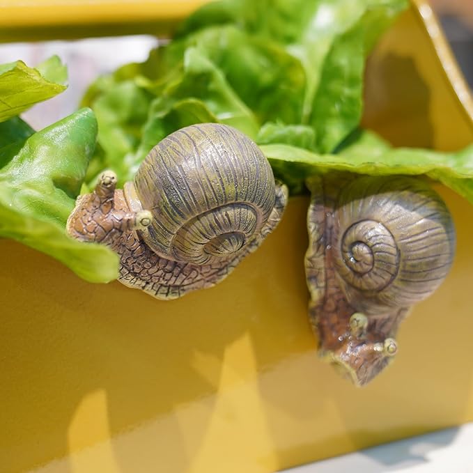 Resin Snail Plant Decorations Pots – Snail Flower Pot Huggers Climbing Statue for Flower Pots Indoor Plant Decorations Vase Miniature Fairy Garden Climbing Statue 5.9 * 3.3 * 4.3 inch