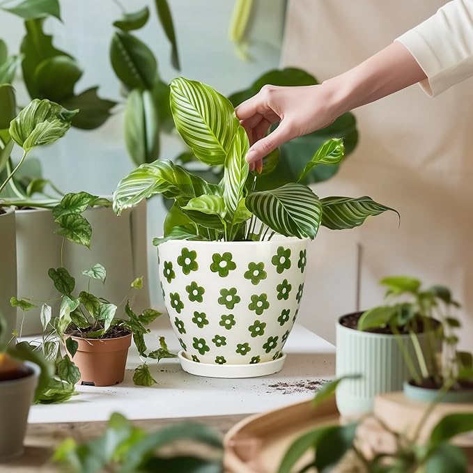 Indoor Plant Pots - 10+8+6 Inch Ceramic Planters for Indoor Plants, Boho Round Ceramic Flower Pots with Drainage Holes and Saucers, Housewarming Gifts, Home Decor, Set of 3, White