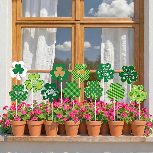 12 Pcs St. Patrick's Day Yard Stakes Green Shamrock Yard Signs St. Patrick's Outdoor Decoration for Irish Festive Outdoor Planter Front Door Lawn Patio Garden