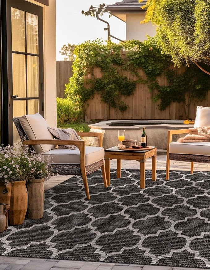 Unique Loom Outdoor Trellis Collection Area Rug (6' 1" Square Black/Ivory)