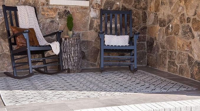 Unique Loom Outdoor Trellis Collection Area Rug - Tribal Trellis (8' x 11' 4" Rectangle, Gray/ Black)